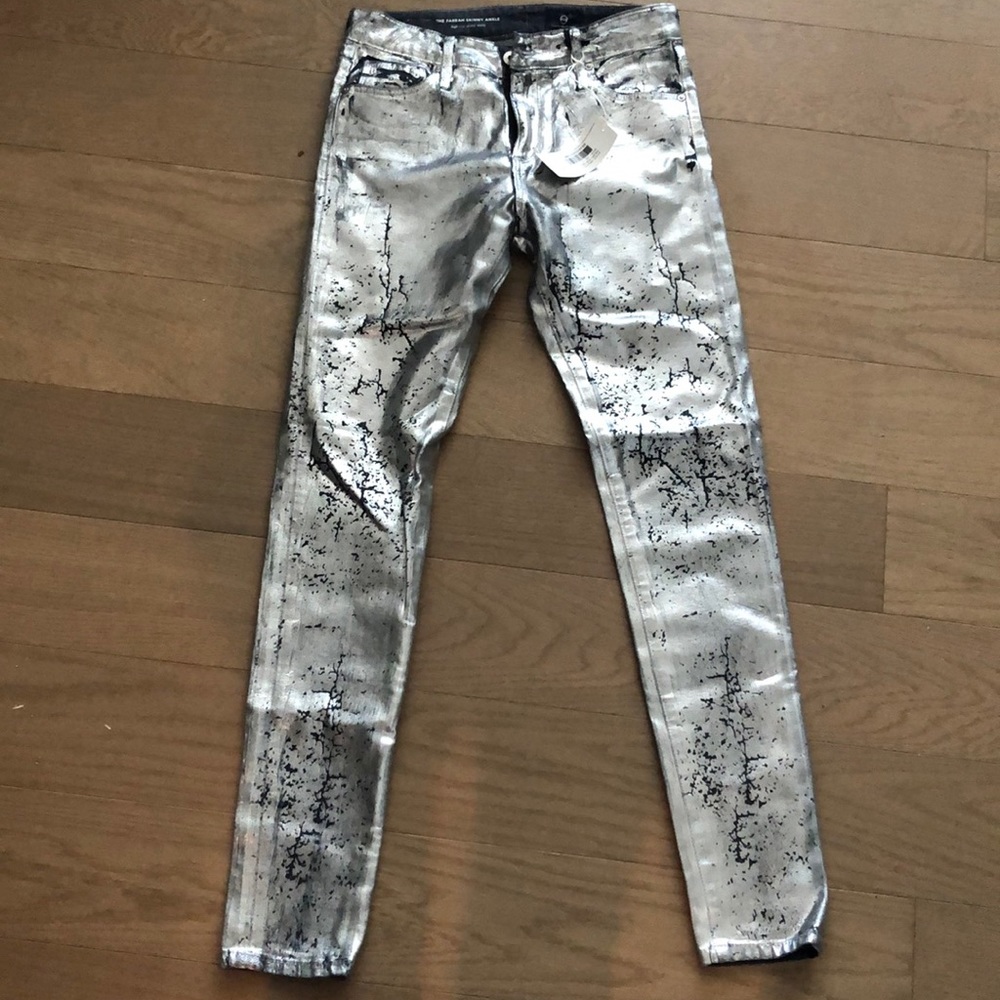 AG the Farrah skinny ankle Iced silver size 25 NWT